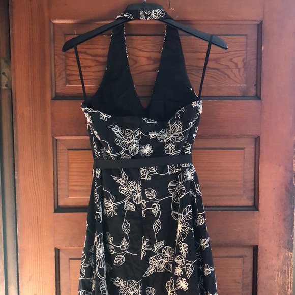 Size 6  black and white AGB Dress - Picture 4 of 7